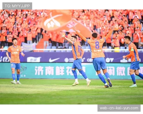 尼科·帕斯领跑助攻榜 科莫中场组织核心表现抢眼