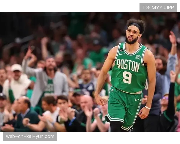 波士顿凯尔特人攻守均衡,强调整体性与纪律性 波士顿凯尔特人攻守均衡,强调整体性与纪律性